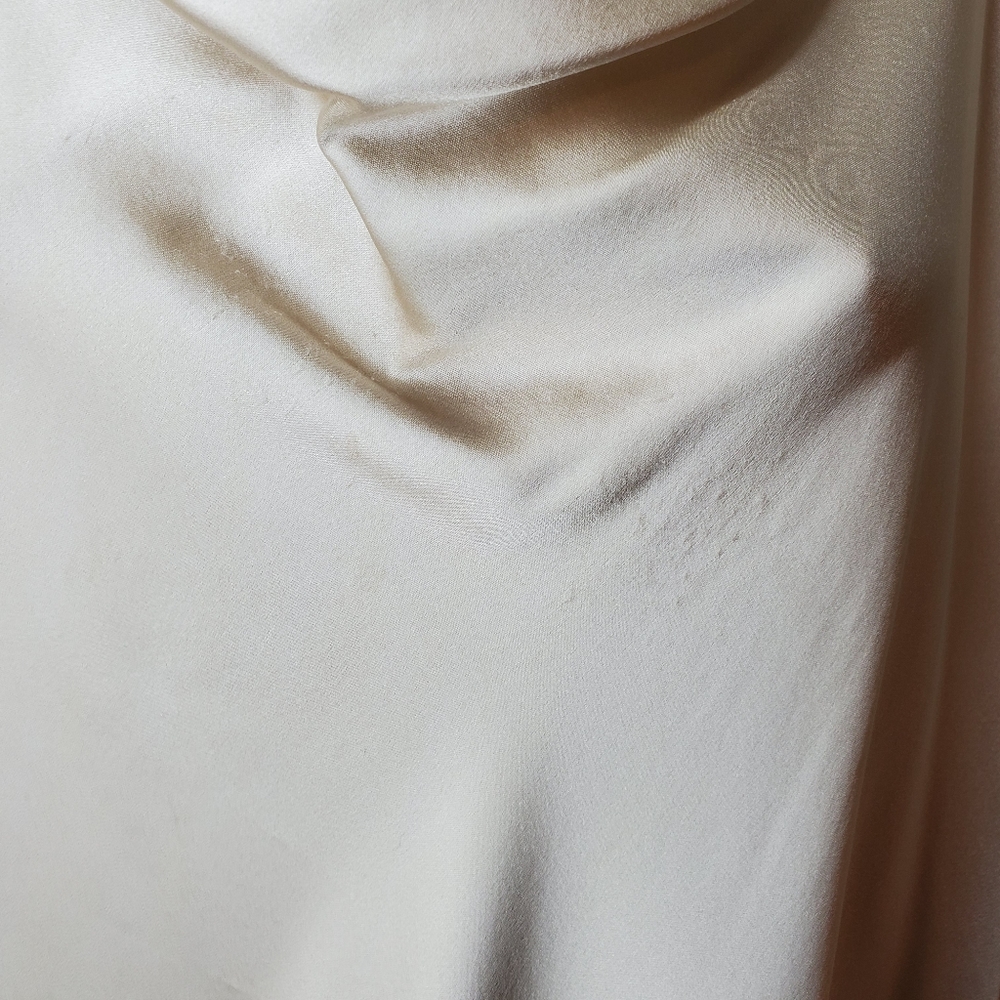 White House Black Market Silk Stretch Cream Top - Picture 6 of 7